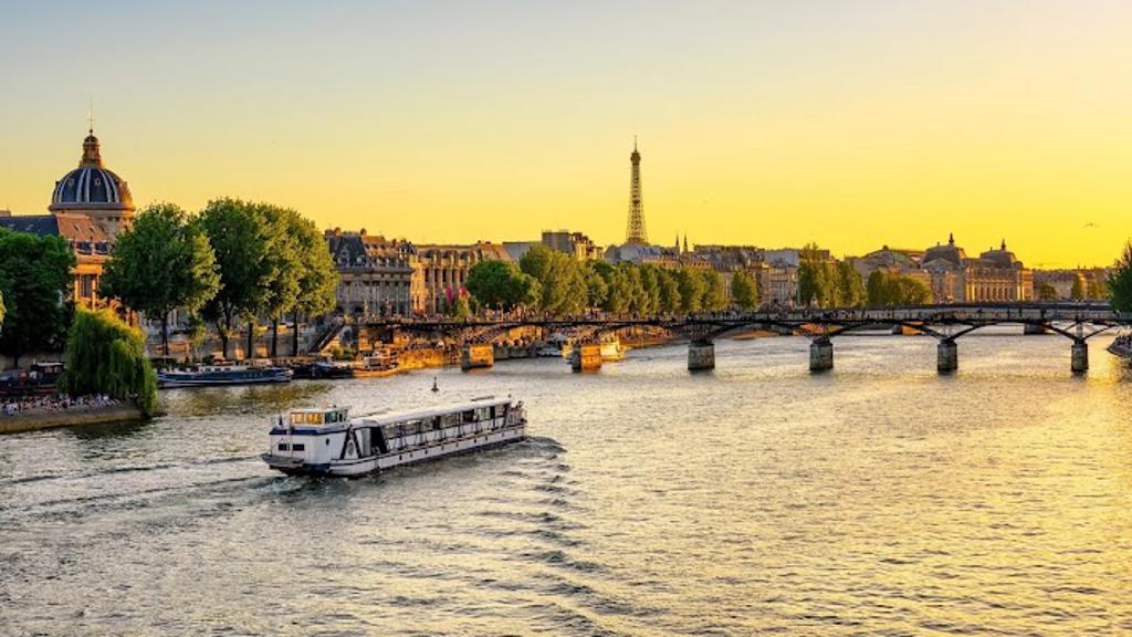 Popular city in France - Paris