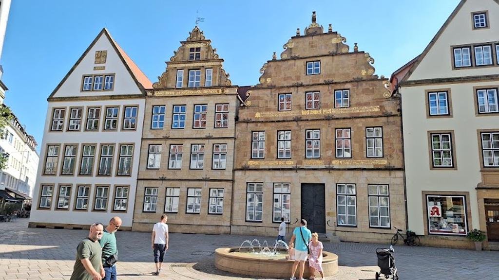 Brunnen am Alten Markt image 2