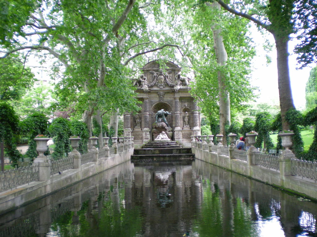 Fontaine médicis - Best thing to do in Paris