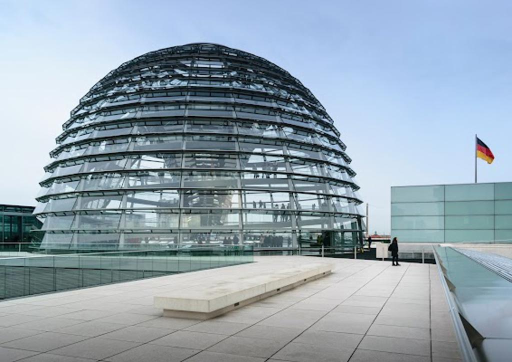 Reichstagskuppel image 1