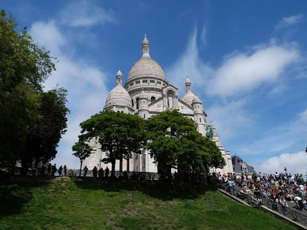 Montmartre - Essential thing to do in Paris