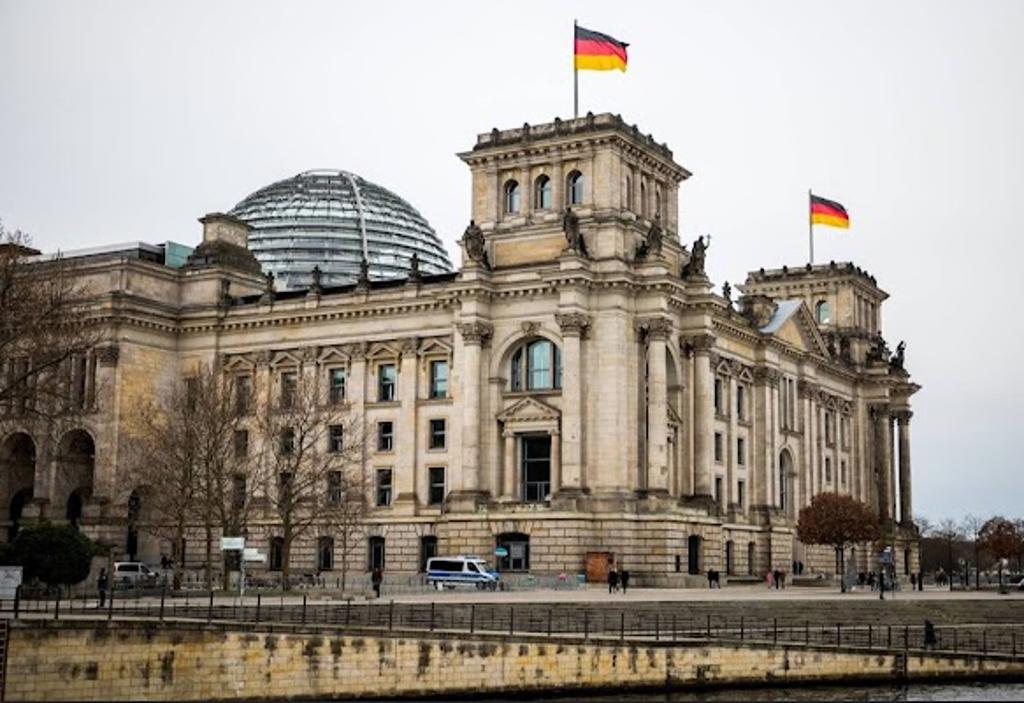 Reichstagskuppel image 4