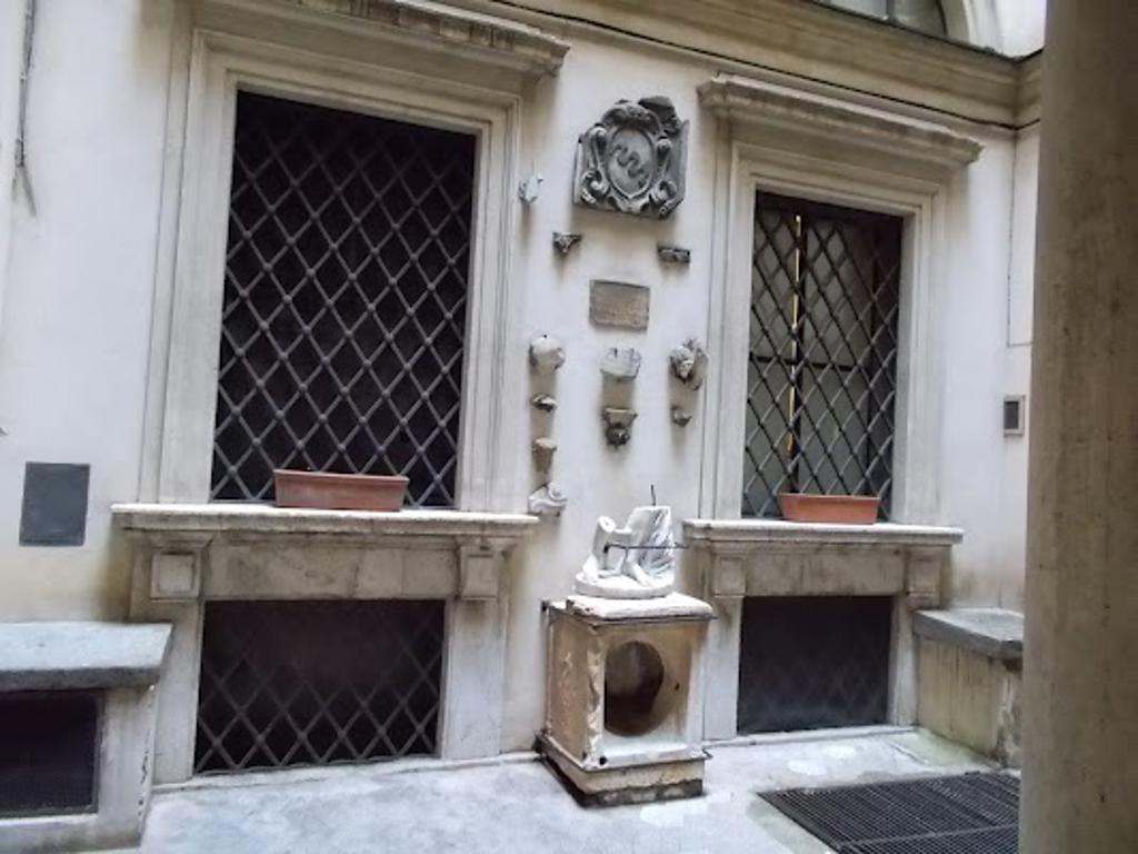 Palazzo Santacroce image 2