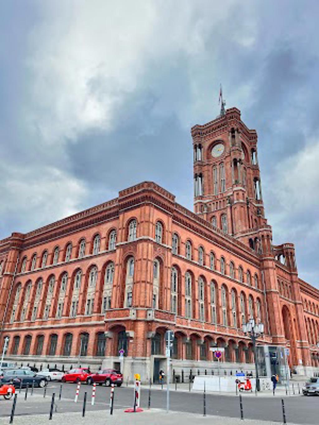 Experience Rotes Rathaus - Top sight in Berlin