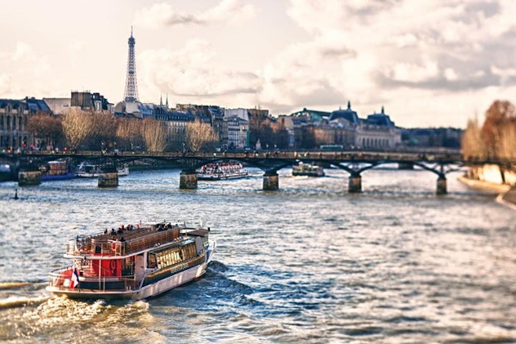 Vedettes de paris - Top attraction in Paris