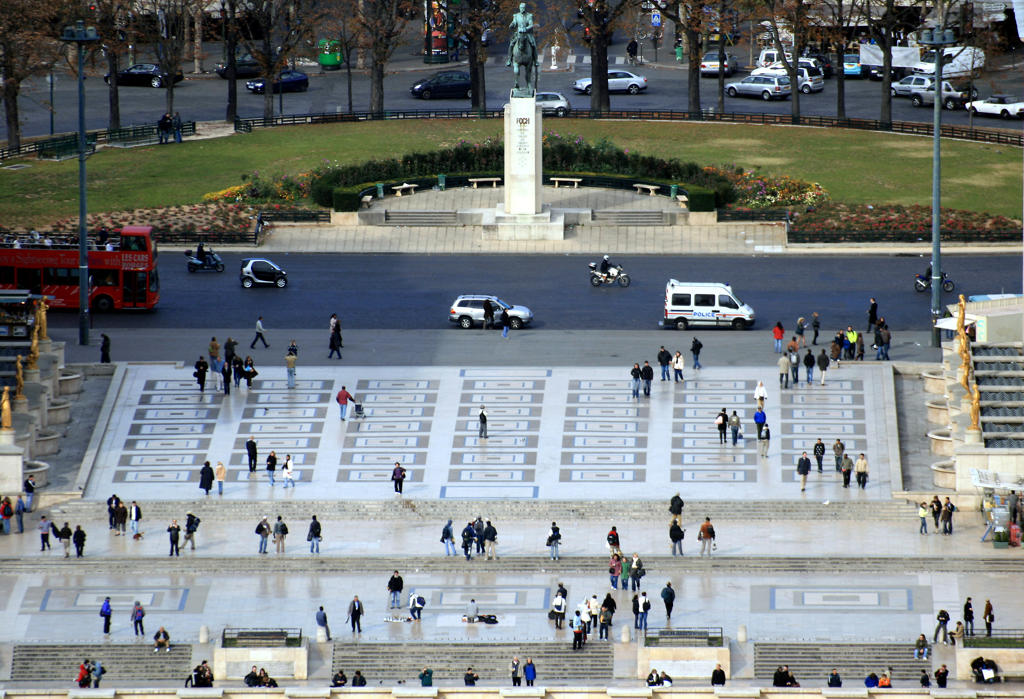 Visit Esplanade of Trocadero - Popular attraction in Paris, France