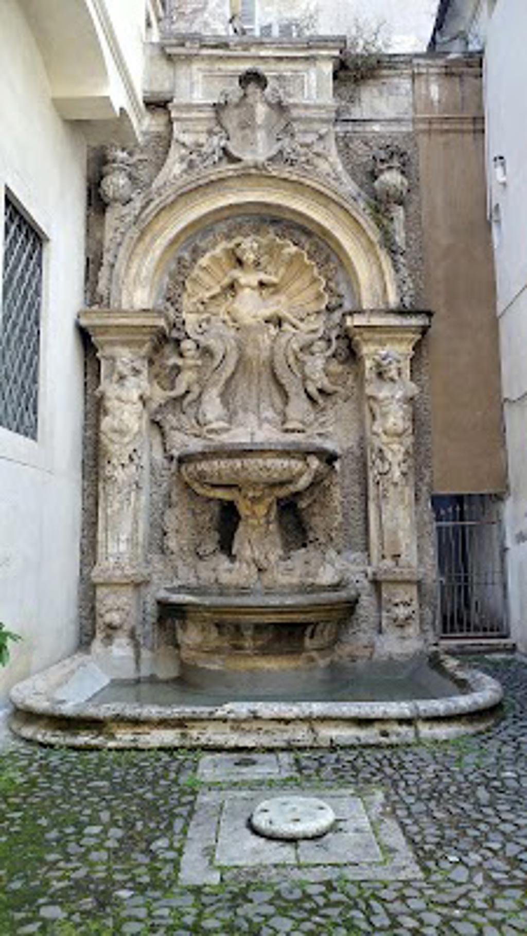 Palazzo Santacroce image 3