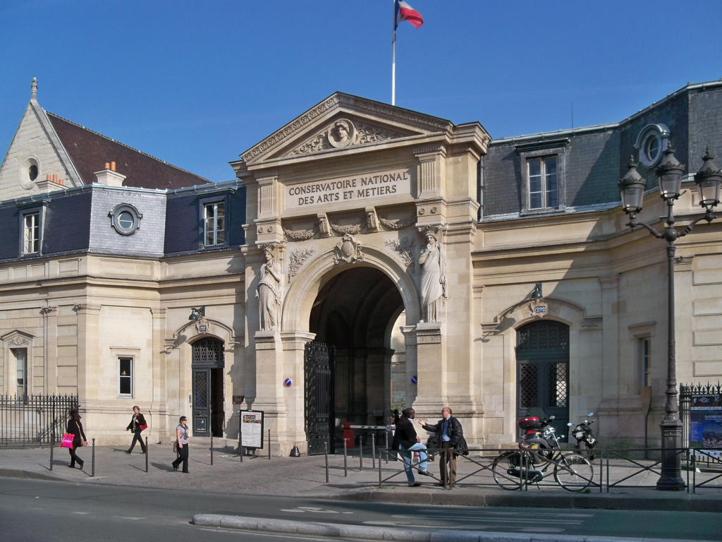 Discover Museum of Arts et Métiers - Amazing attraction in Paris