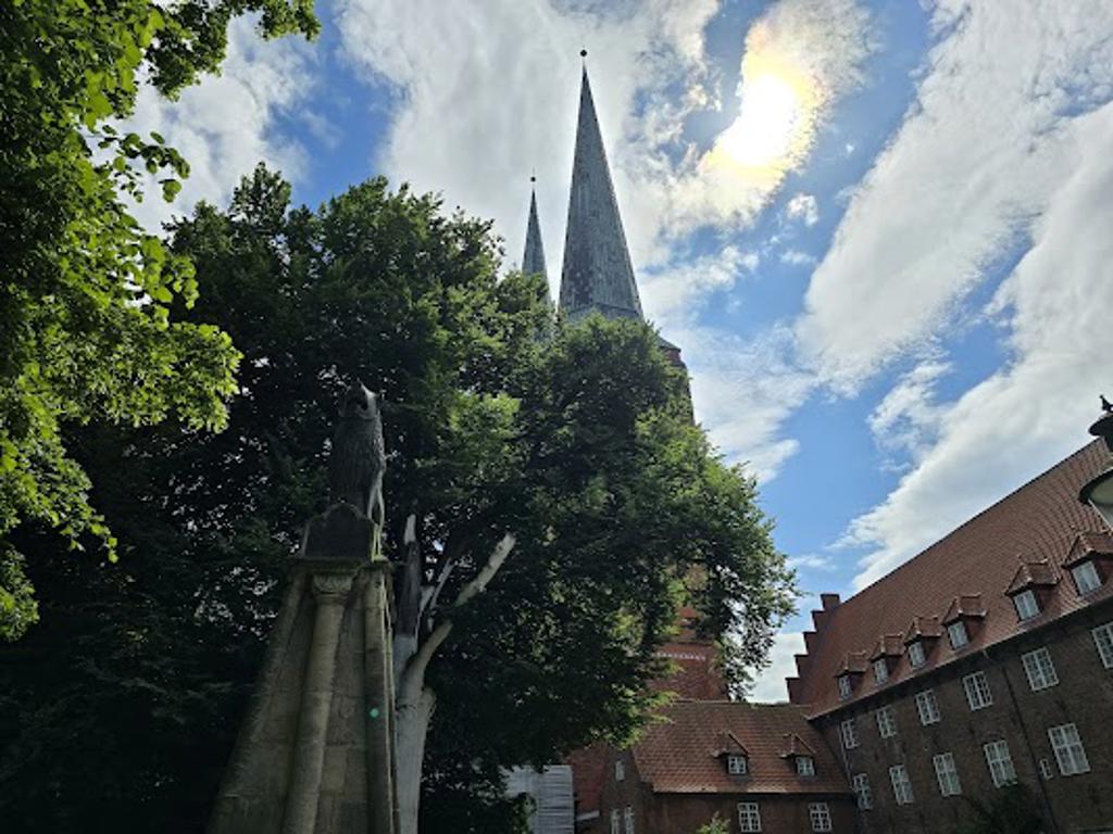 Heinrich-der-löwe-denkmal image 5