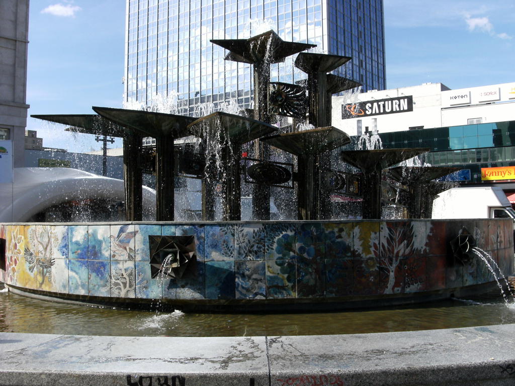 Explore Brunnen der Völkerfreundschaft in Berlin, Germany