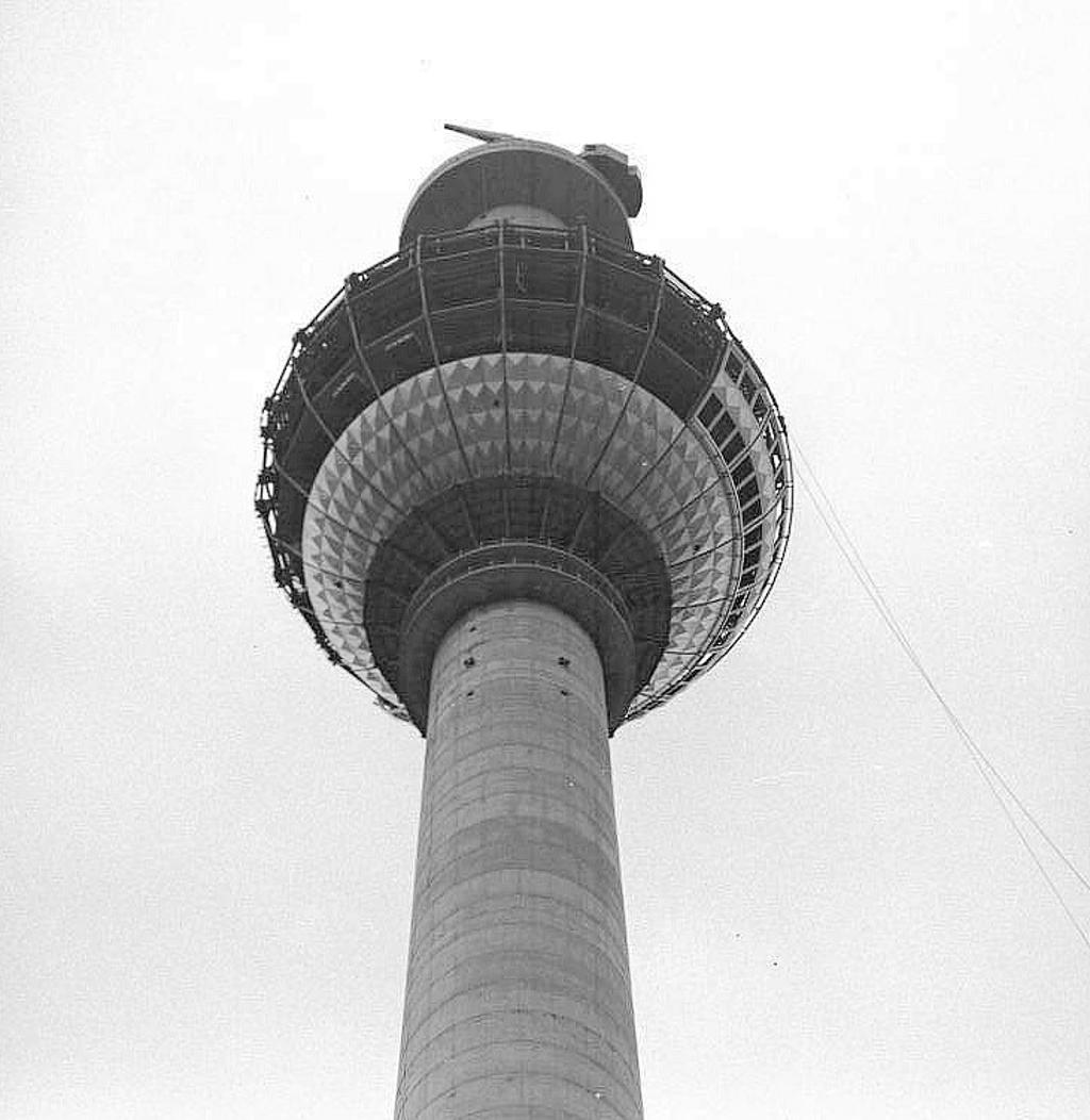 Berliner Fernsehturm - Must-see in Berlin, Germany