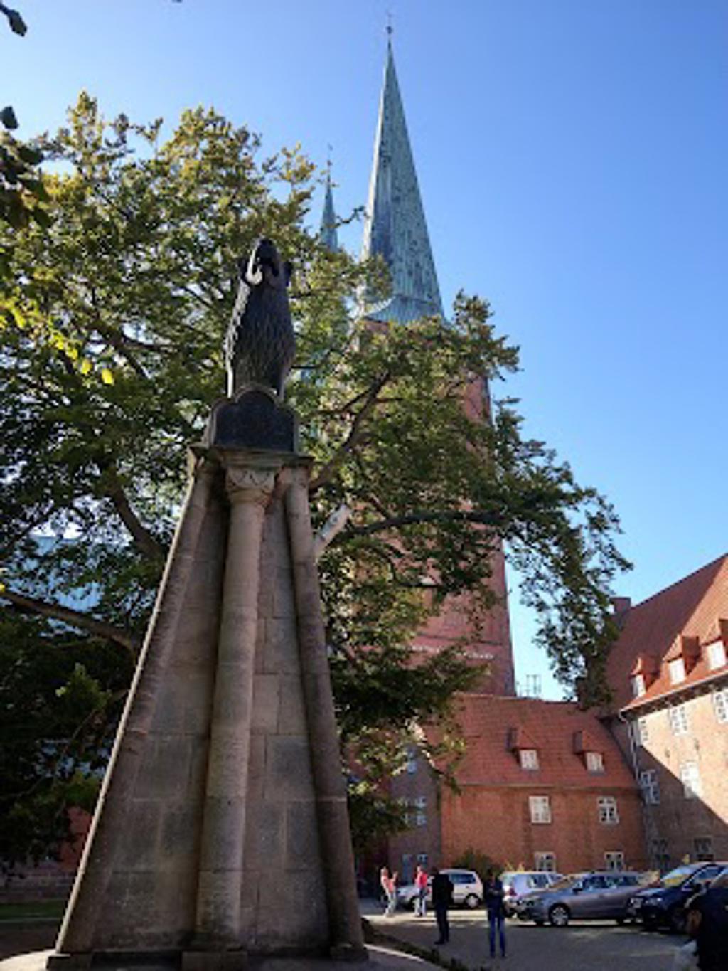 Heinrich-der-löwe-denkmal image 3